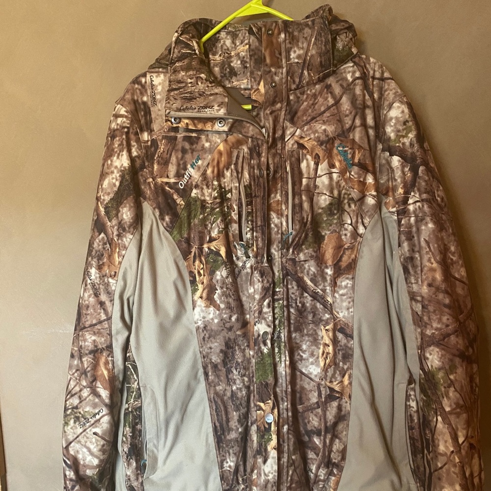 Cabala’s Outfit Her Camo Hunting Jacket